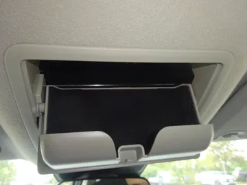 Car image 34