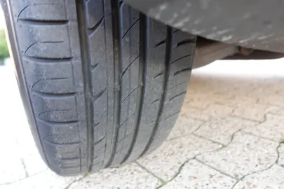 Car image 38