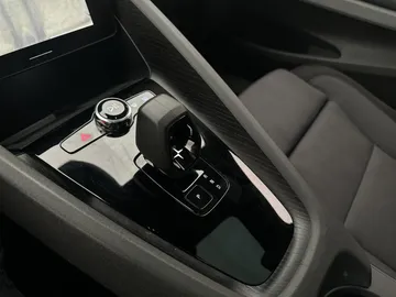 Car image 38