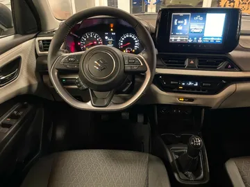 Car image 15