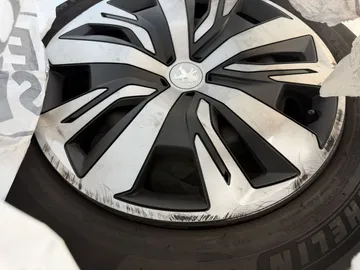Car image 29