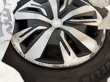 Car image 29
