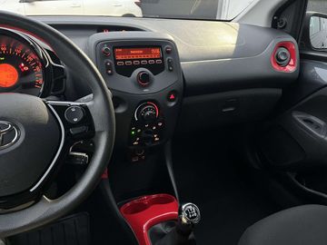 Car image 26