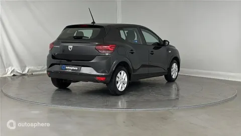 Car image 5