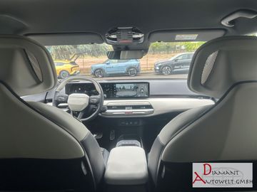 Car image 25