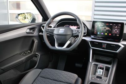 Car image 30