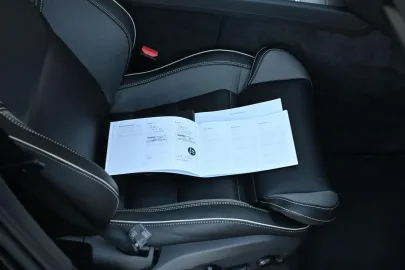 Car image 40