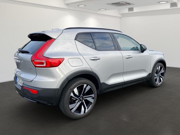 Volvo XC40 T2 Plus Dark 95 kW image number 3