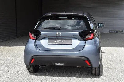 Car image 3