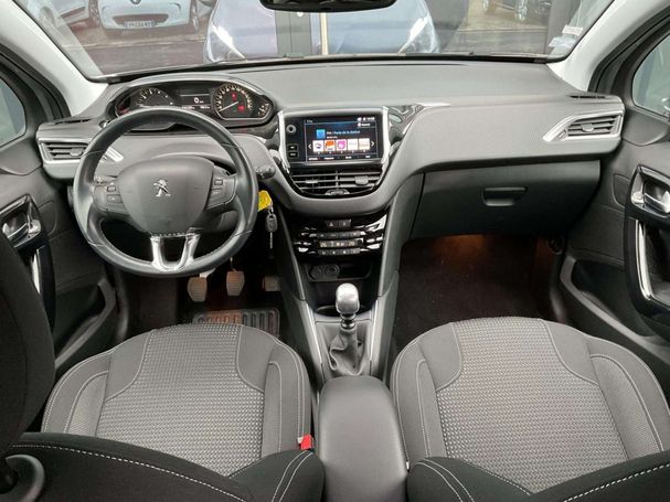 Peugeot 208 110 Allure 81 kW image number 6