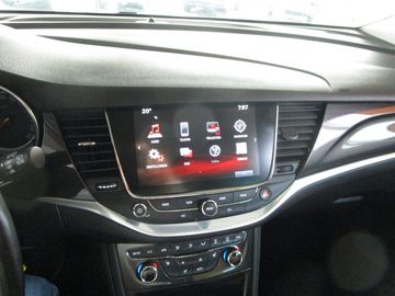 Car image 14