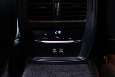 Car image 35