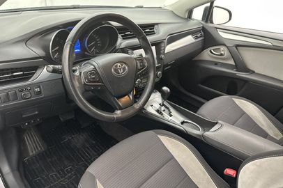 Car image 11