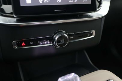 Car image 36