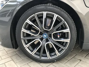 Car image 37