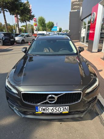 Volvo V90 D4 Momentum 140 kW image number 3