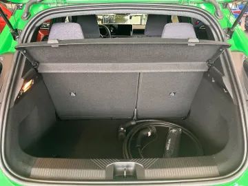 Car image 30