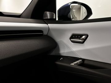 Car image 42