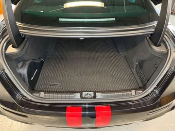 Car image 32