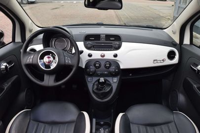 Car image 14