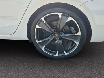 Car image 35