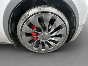 Car image 35