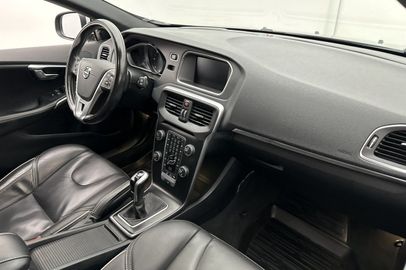 Car image 26