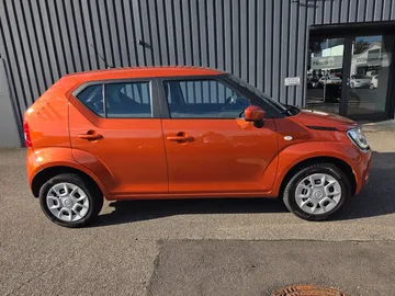 Car image 3