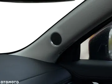Car image 35