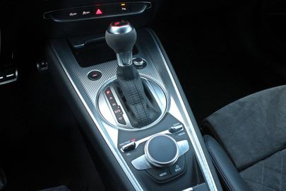 Car image 21