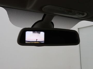 Car image 33