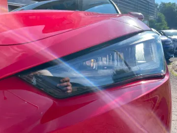 Car image 32
