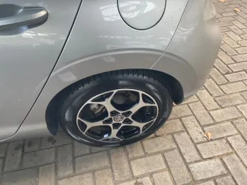 Car image 28