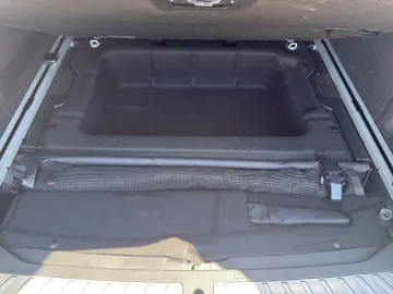 Car image 35