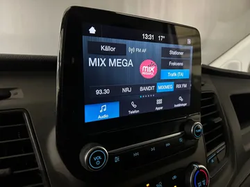 Car image 17