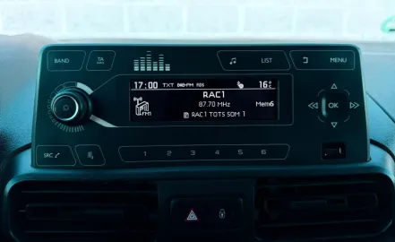 Car image 26