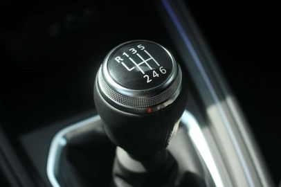 Car image 30