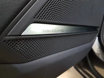 Car image 38
