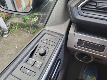 Car image 29