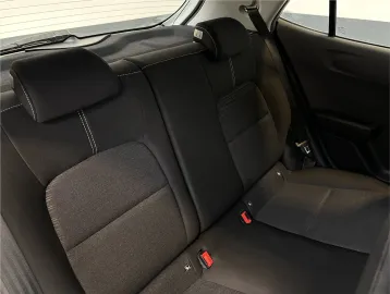Car image 28
