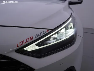 Car image 30