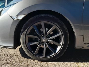 Car image 27