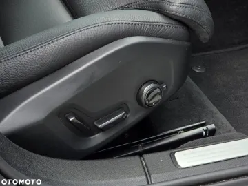 Car image 40