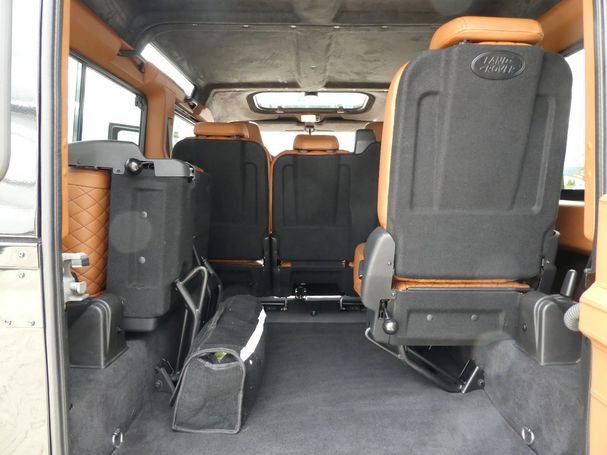 Land Rover Defender 110 90 kW image number 25