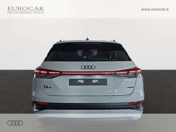 Audi Q4 45 quattro e-tron S-line 195 kW image number 3