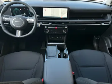 Car image 24