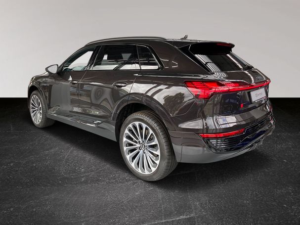 Audi Q8 55 quattro e-tron S-line 300 kW image number 3