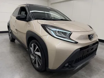 Car image 2
