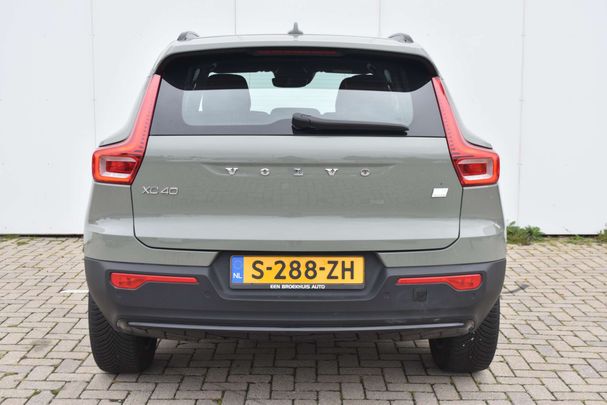 Volvo XC40 Recharge T4 Plus Dark 155 kW image number 3