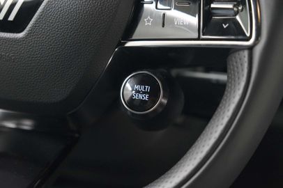 Car image 38